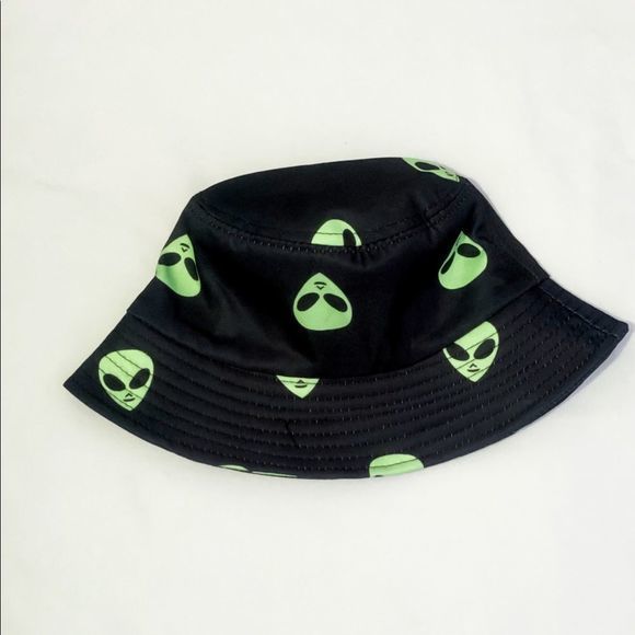 Alien bucket hat 👽 - Picture 2 of 3